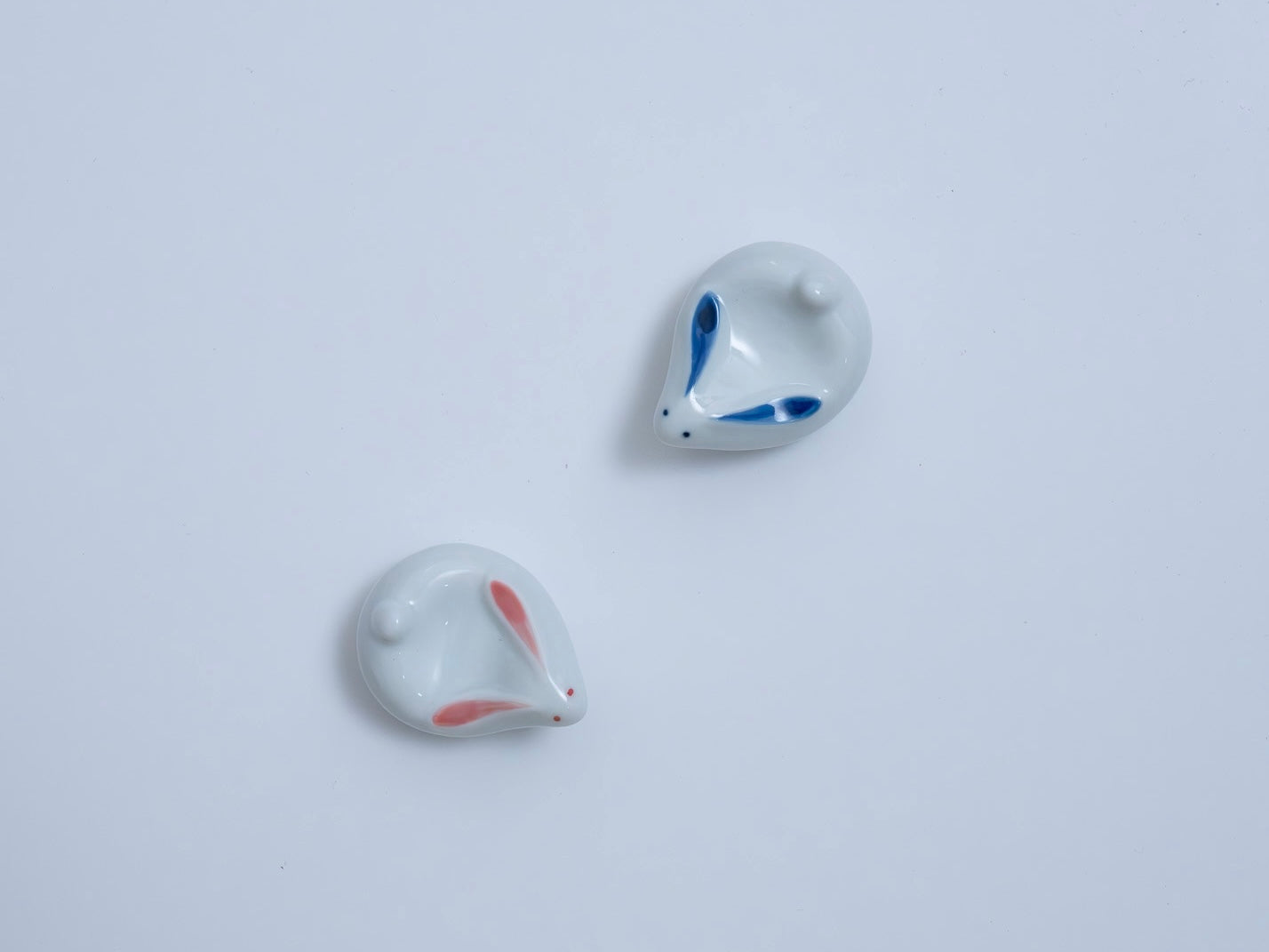 CHOPSTICK REST(LUCKY RABBIT/ POTTERY) - 福ウサギ 箸置き(陶器)