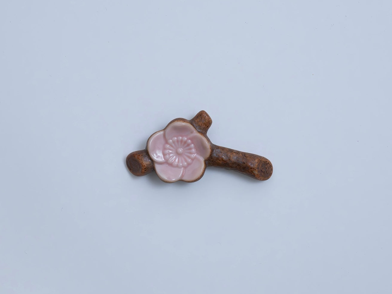 CHOPSTICK REST(PLUM BLOSSOM / POTTERY) - 梅の花 箸置き (陶器)
